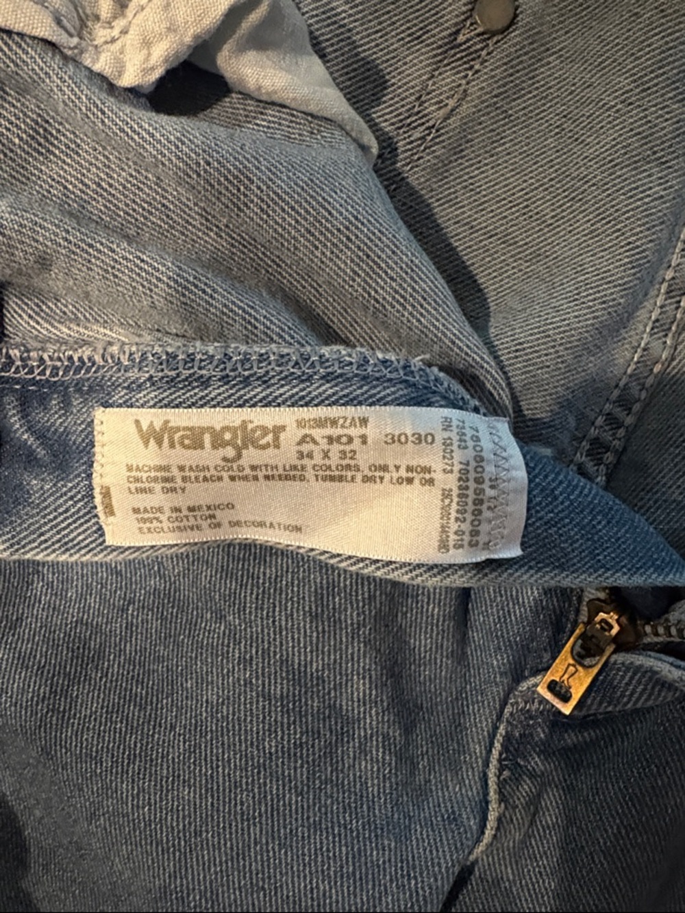 Wrangler Men's Light Blue Straight-Leg Jeans - Picture 10 of 16